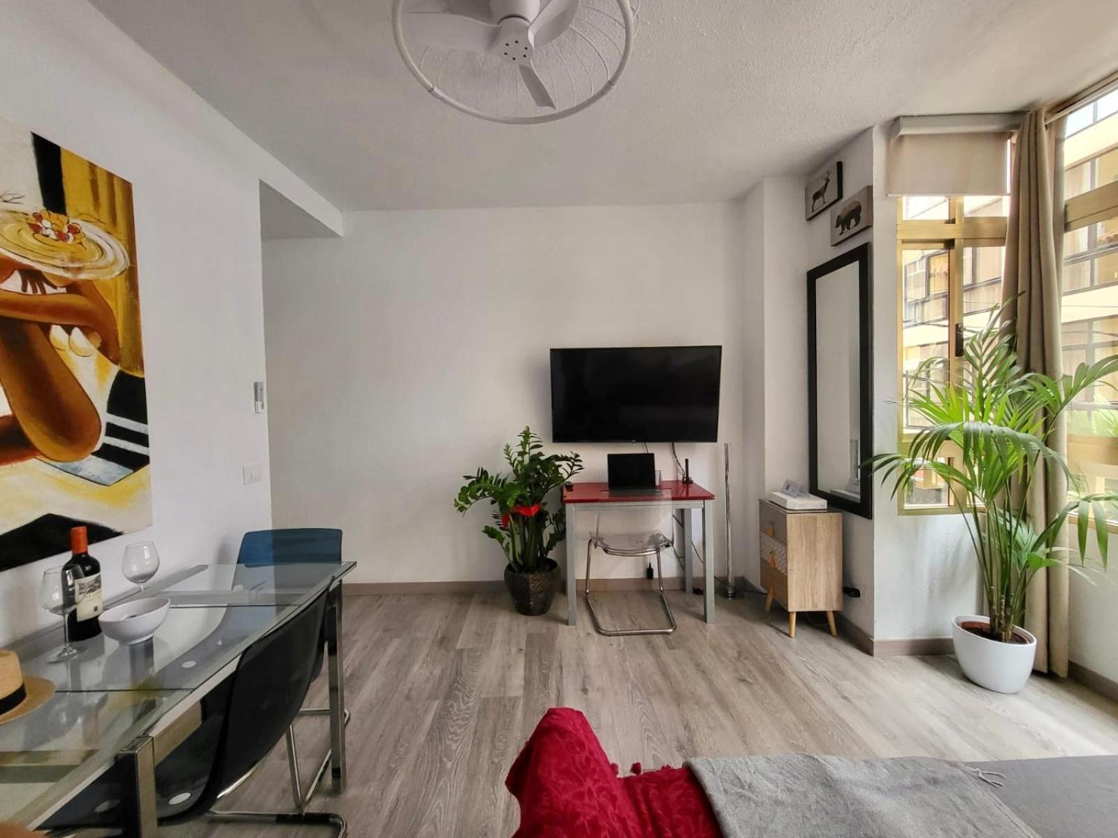 2 Bedrooms Flat 50 Mts Away From Las Canteras Beach Las Palmas de Gran Canaria Exterior photo